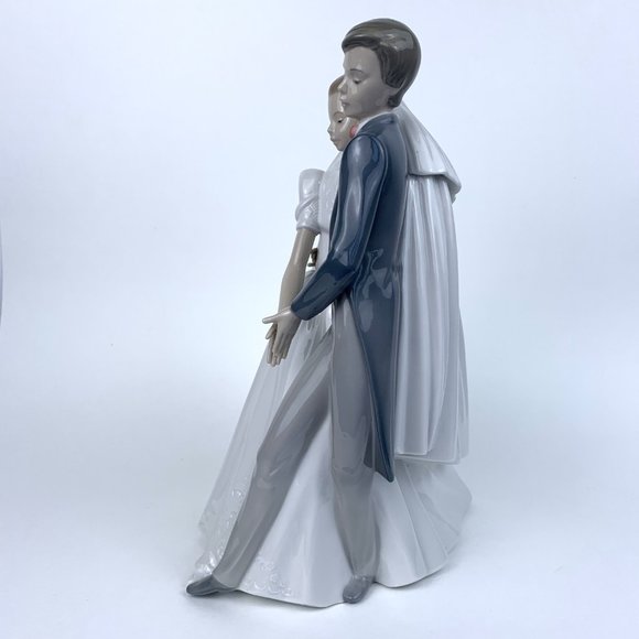 NAO By Lladró “An Unforgettable Dance” Wedding Figurine #1247 - Picture 4 of 16